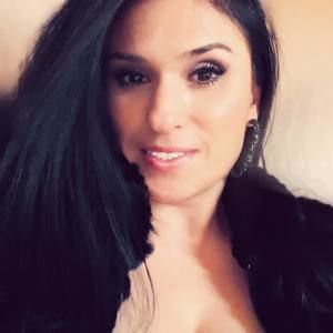 Meet your Posher, Valarie